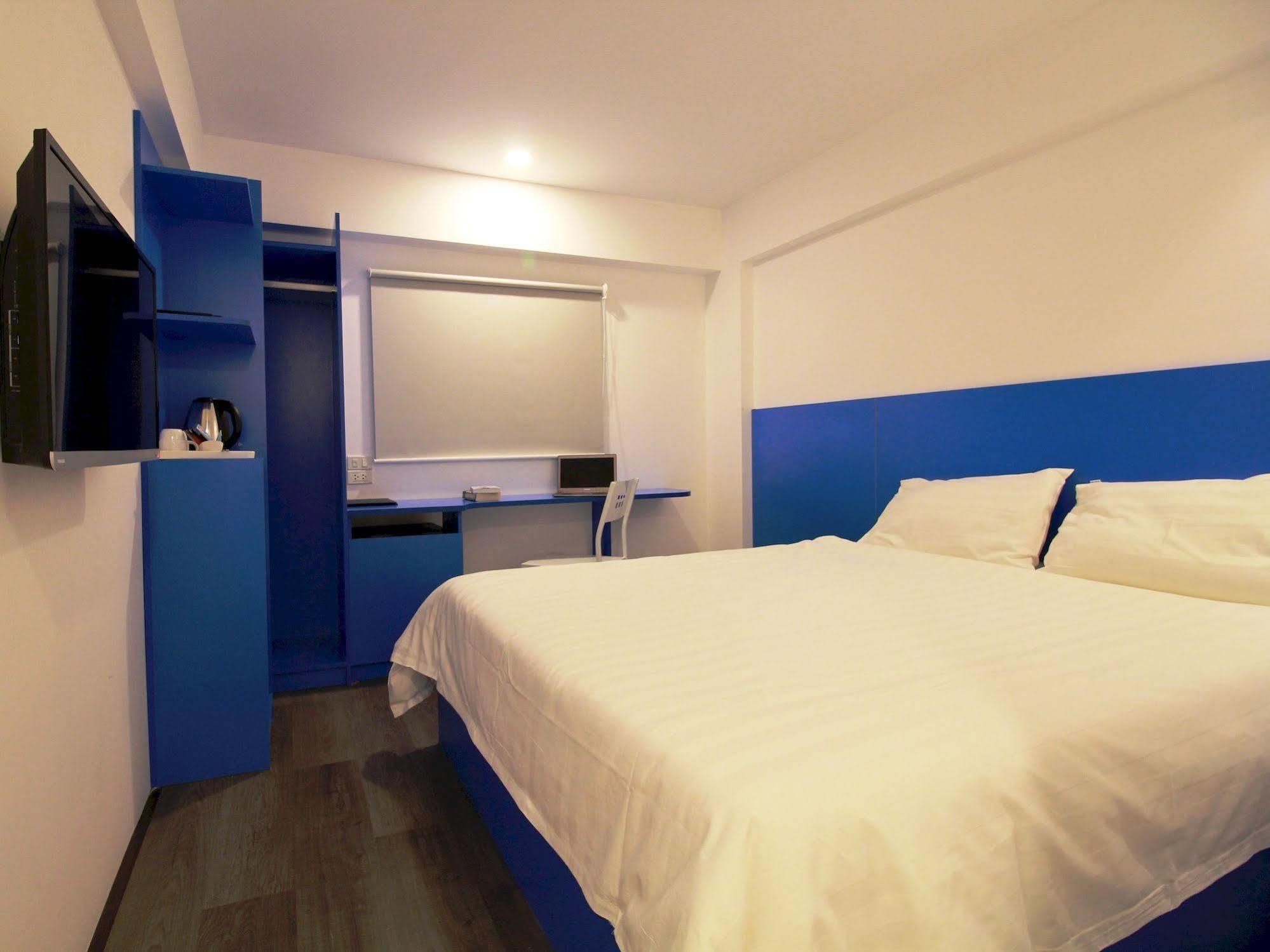 Emis Hotel フーコック エクステリア 写真